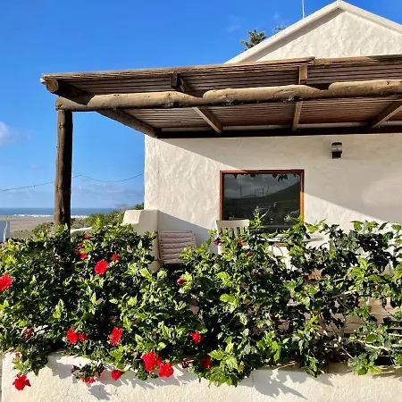 Casa Famara *
