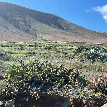 Casa Famara Дом отдыха Тегисе