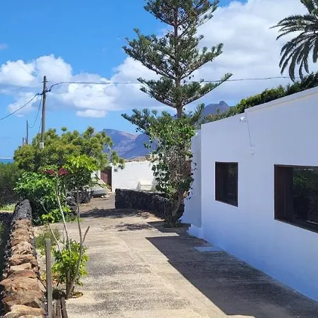 Casa Famara * Тегисе