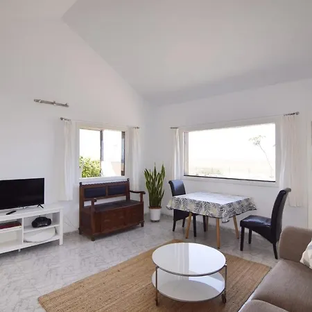 Casa Famara Тегисе